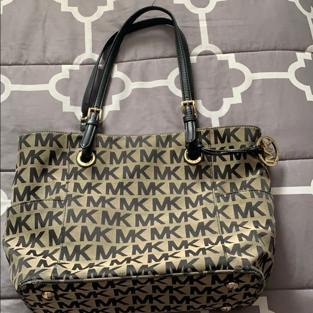 Micheal Kors purse!